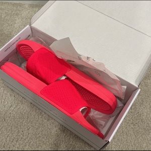 COPY - APL Techloom Slides Size 10 Magenta Red